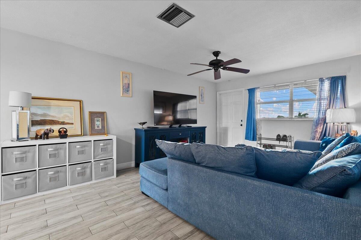 941 Crystal Lake Drive #402, Deerfield Beach, FL 33064 photo 5