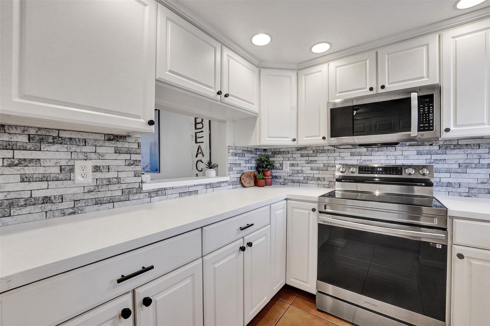 6570 Royal Palm Boulevard #210j, Margate, FL 33063 photo 2