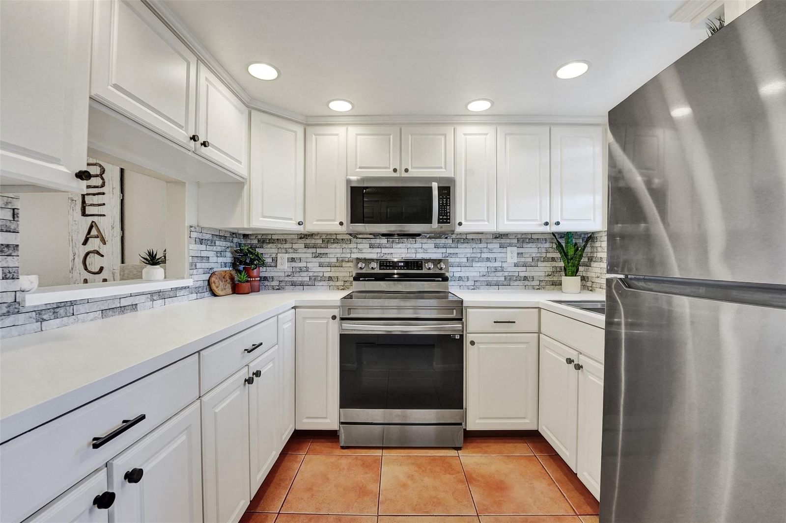 6570 Royal Palm Boulevard #210j, Margate, FL 33063 photo 3