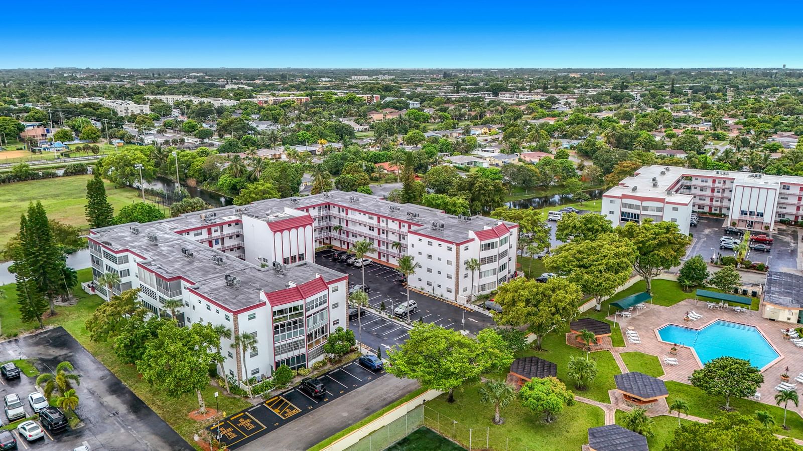 4270 NW 40th Street #401, Lauderdale Lakes, FL 33319 photo 2