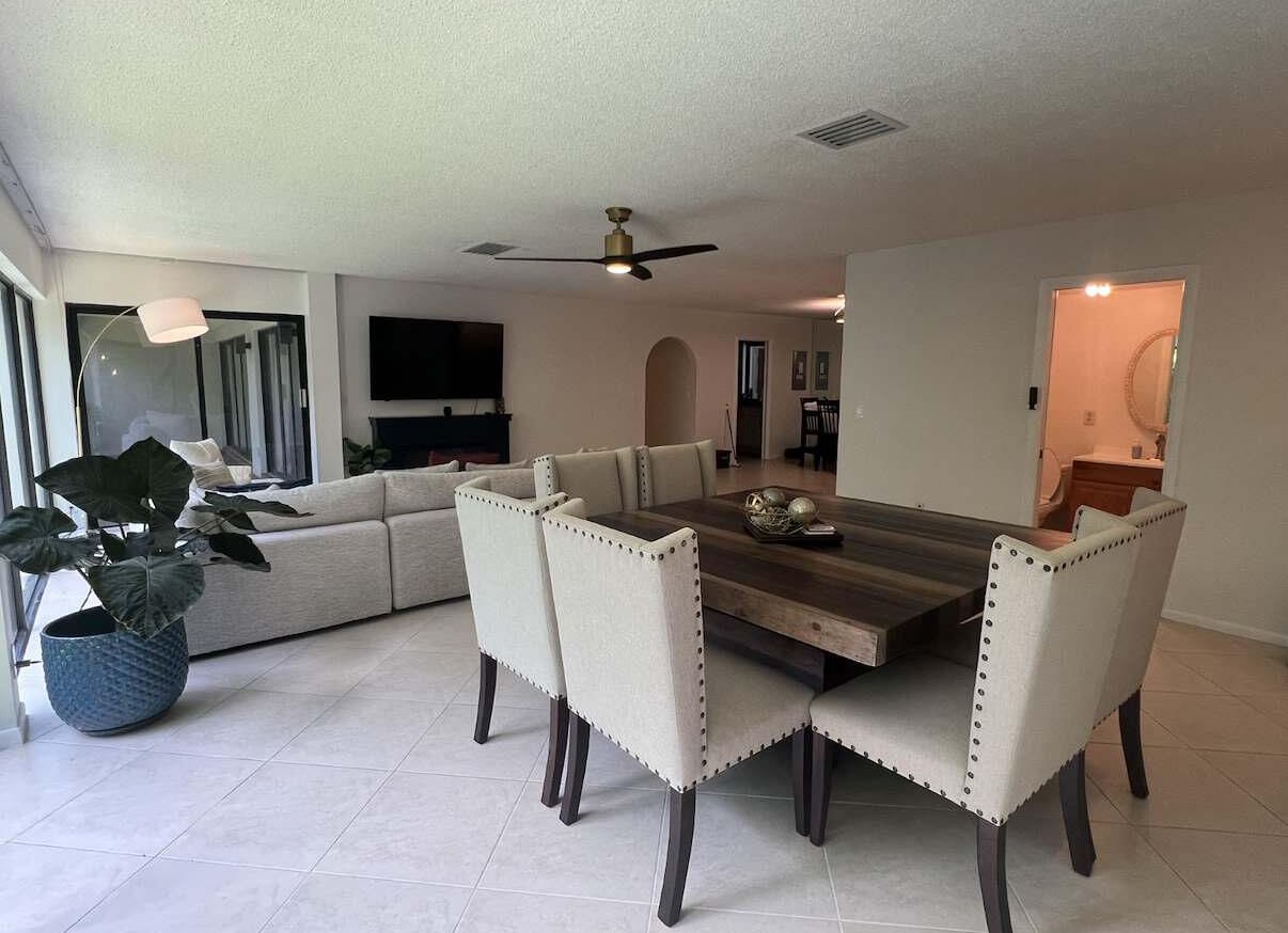 1639 Embassy Drive #202, West Palm Beach, FL 33401 photo 3