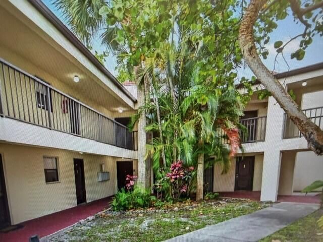 2308 S Cypress Bend Drive ##123, Pompano Beach, FL 33069 photo 5