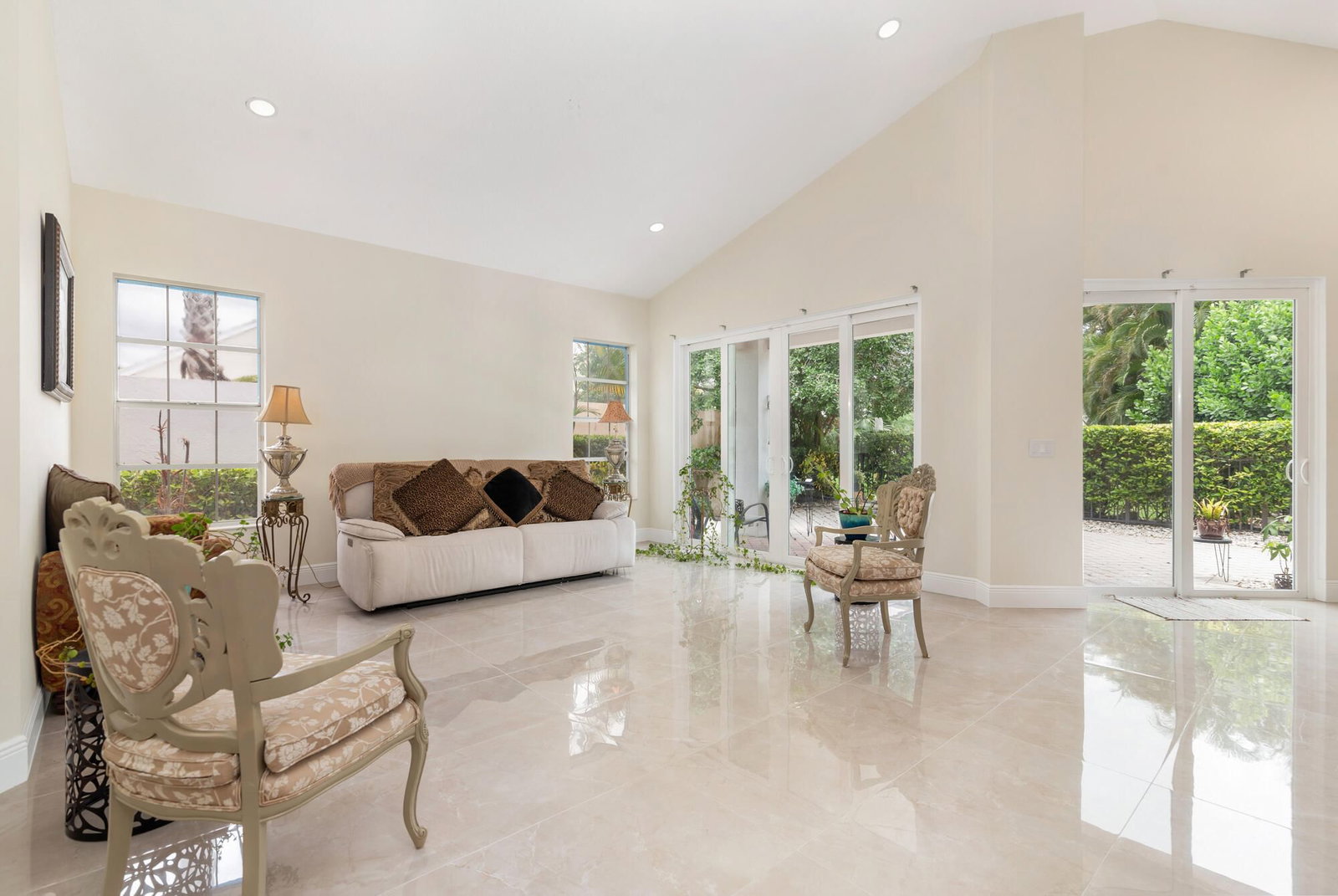 999 Lytham Court, West Palm Beach, FL 33411 photo 4