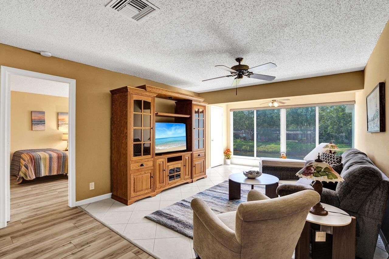 1050 Citrus Way #203, Delray Beach, FL 33445 photo 2