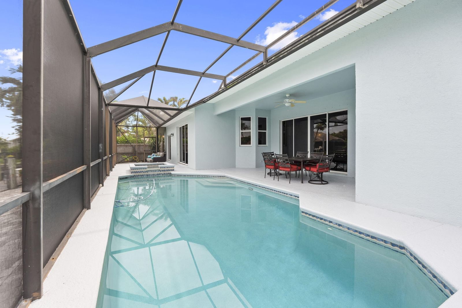 117 Queen Elizabeth Court, Hutchinson Island, FL 34949 photo 2