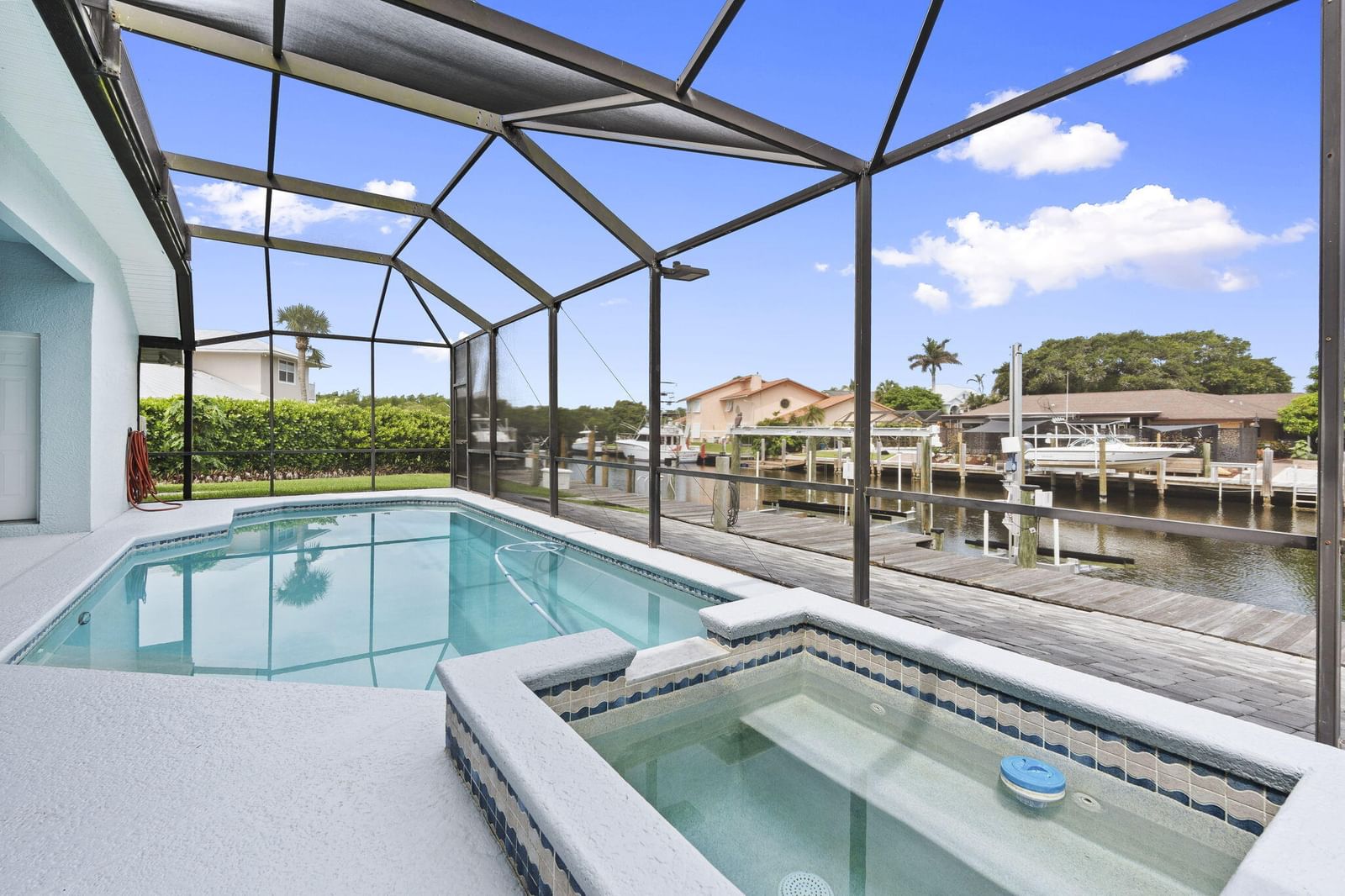 117 Queen Elizabeth Court, Hutchinson Island, FL 34949 photo 5