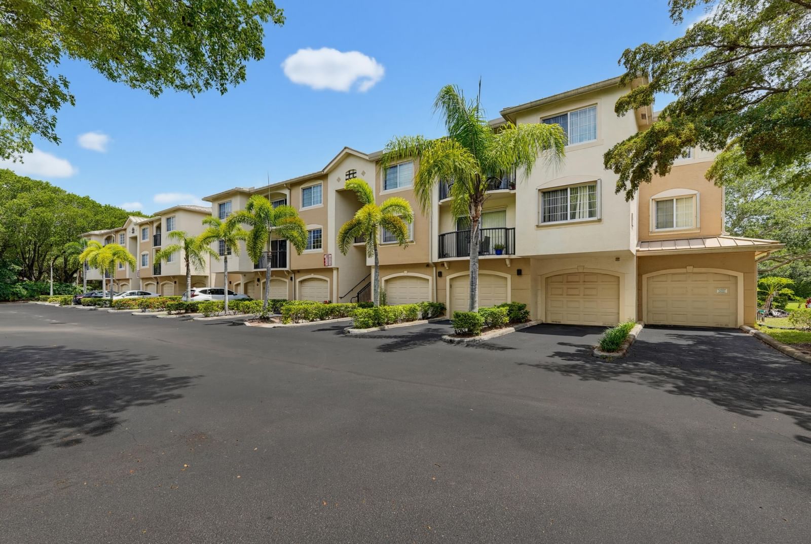 400 N Crestwood Ct Court N #417, Royal Palm Beach, FL 33411 photo 2