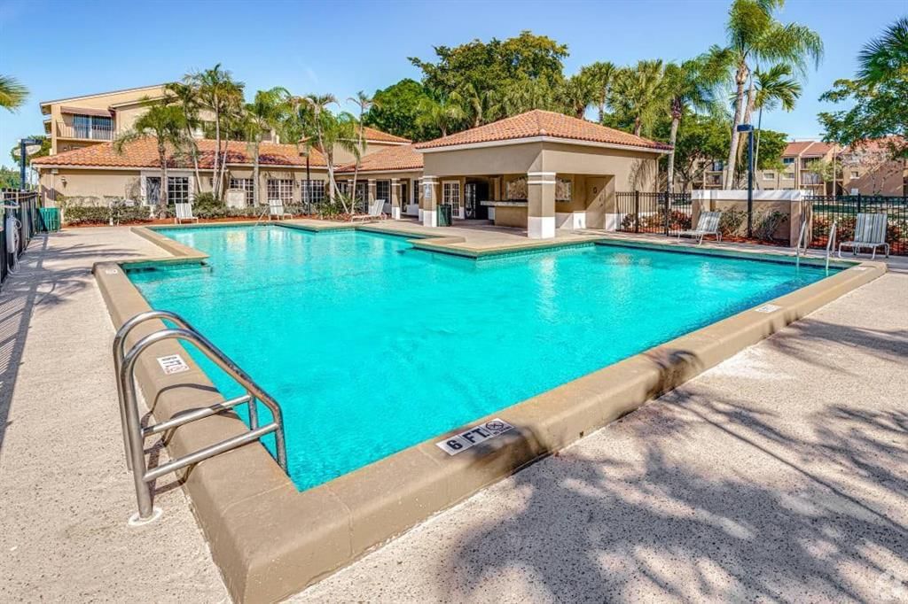1068 N Benoist Farms Road #302, West Palm Beach, FL 33411 photo 2