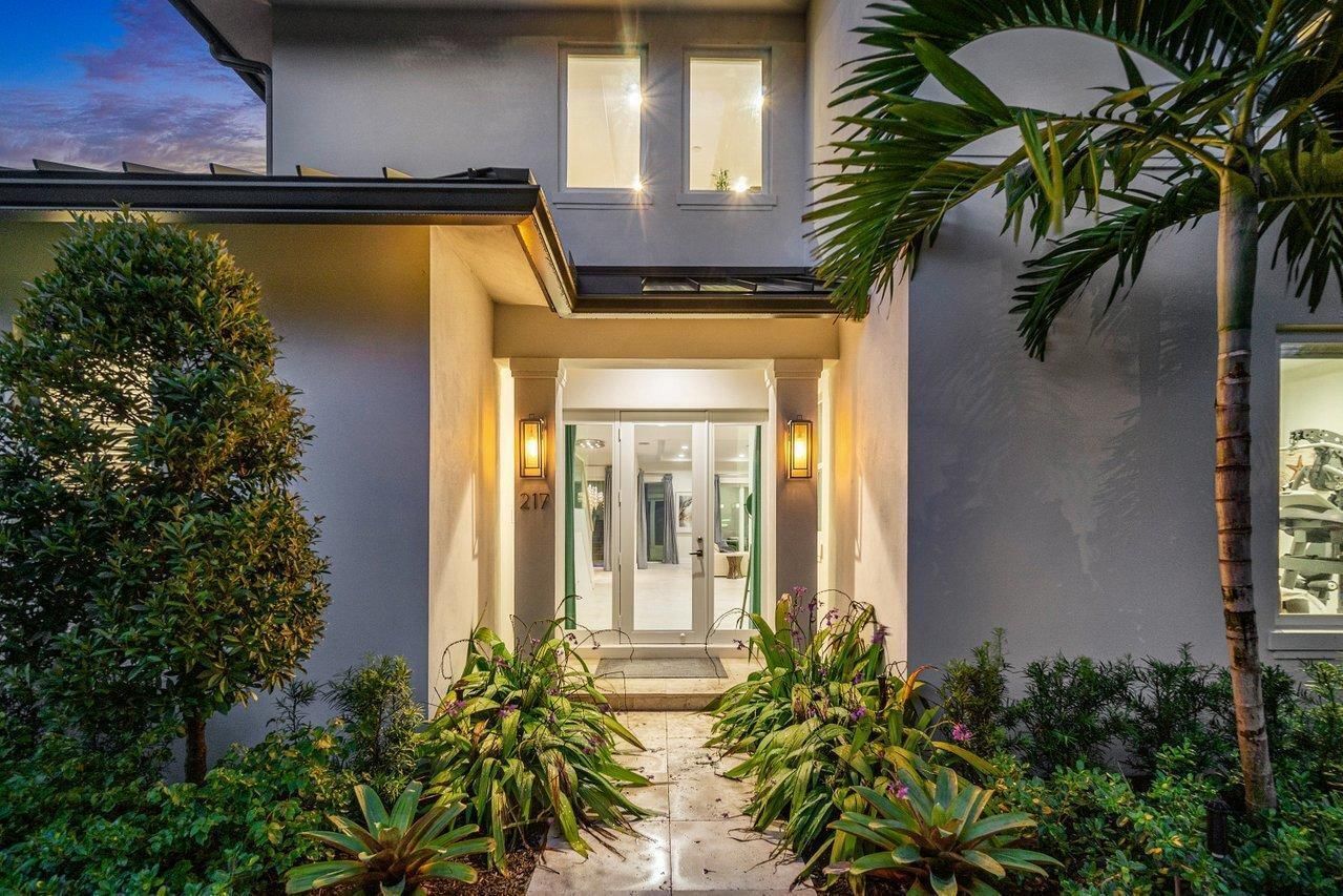 217 Gulfstream Boulevard, Boynton Beach, FL 33435 photo 2