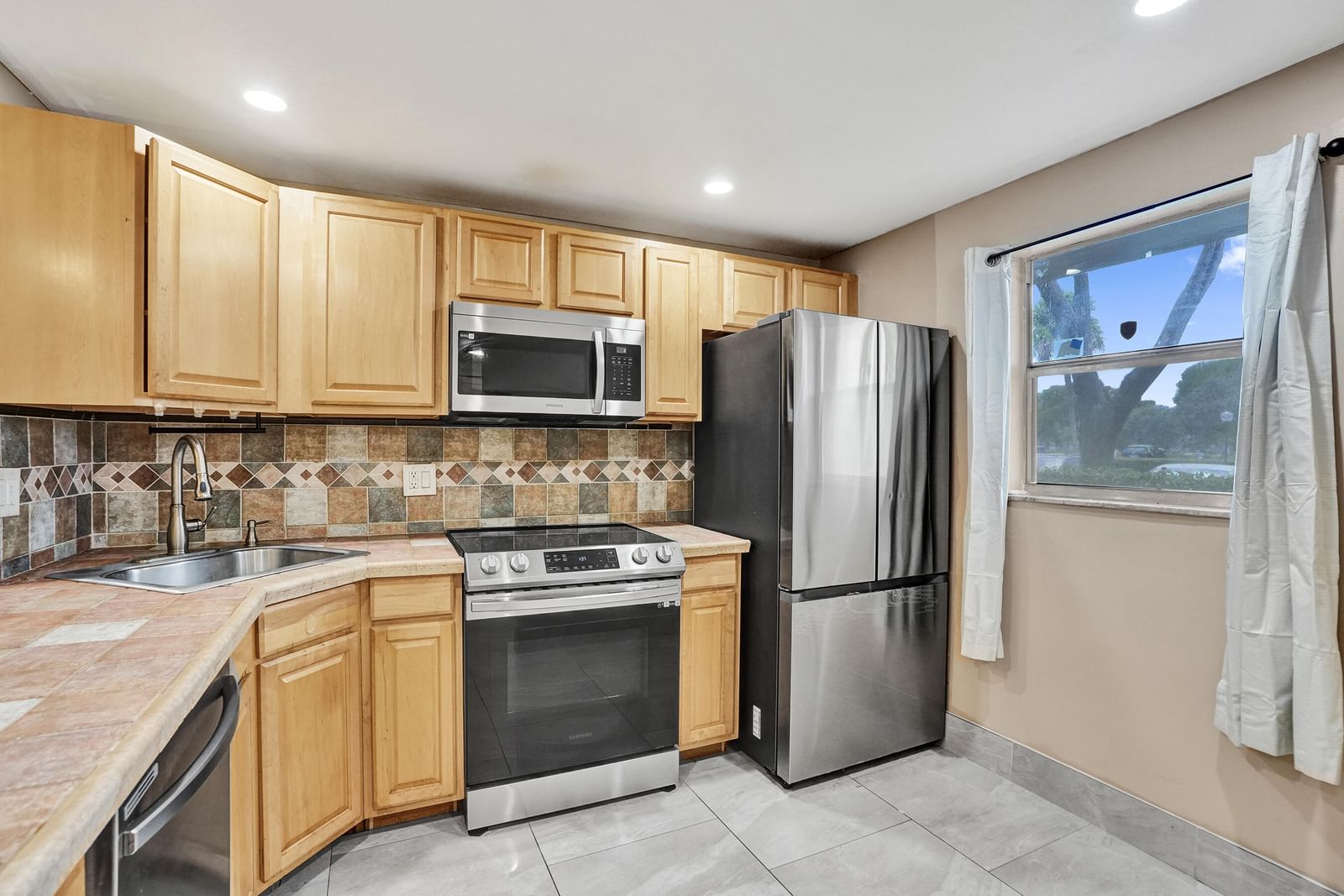 8301 Sands Point Boulevard #S102, Tamarac, FL 33321 photo 5
