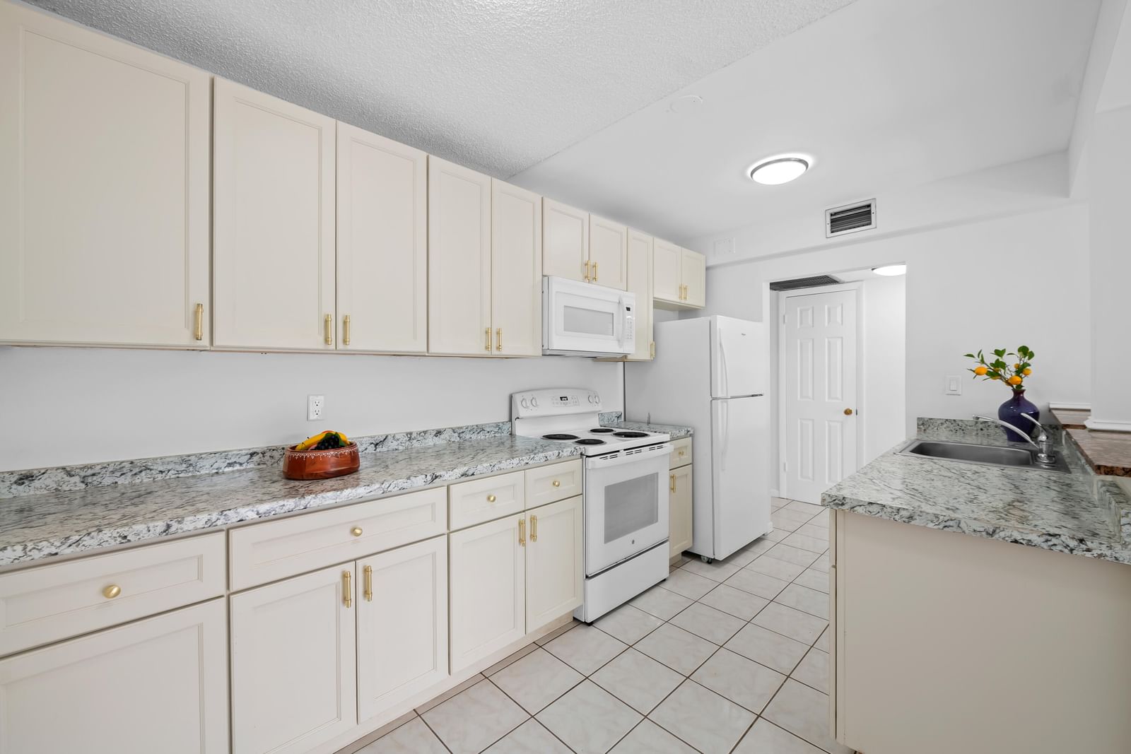 5190 E Sabal Palm Boulevard #209, Tamarac, FL 33319 photo 2