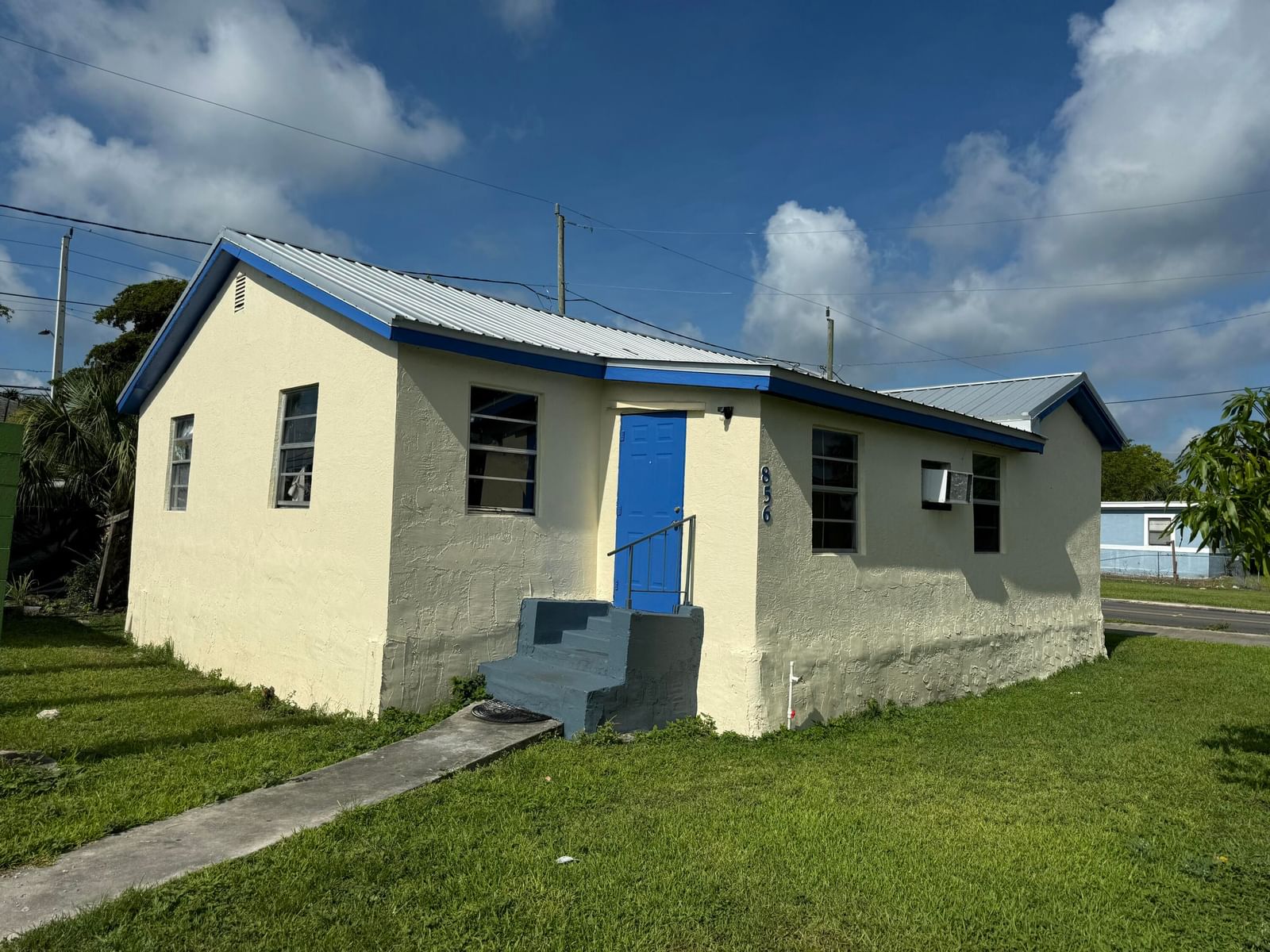 856 SW Ave D, Belle Glade, FL 33430 photo 2