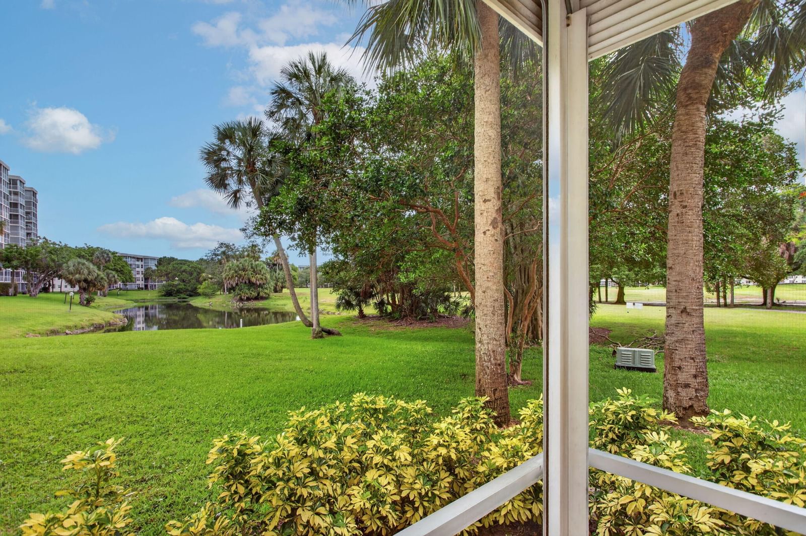 3520 Oaks Way #110, Pompano Beach, FL 33069 photo 5