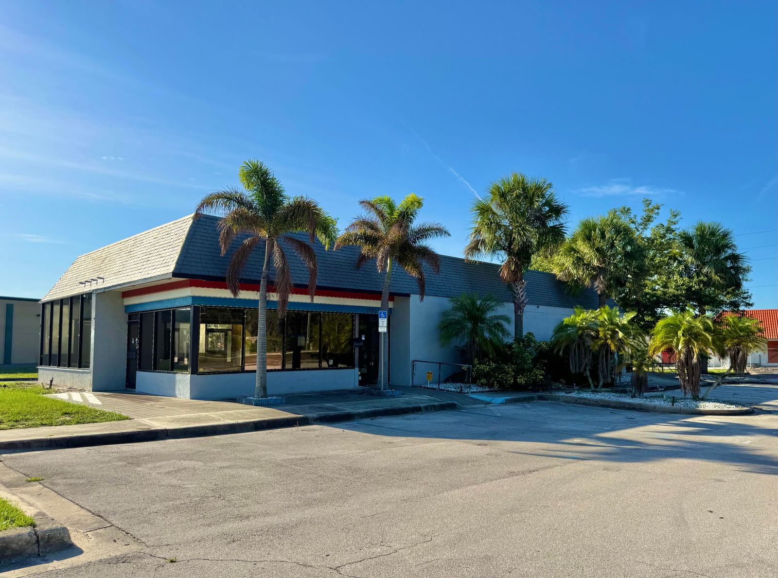 1520 Lakeview Drive, Sebring, FL photo 2