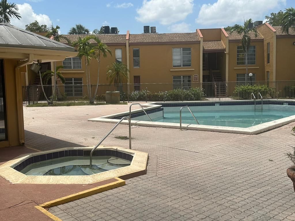 4545 Treehouse Lane #G, Tamarac, FL 33319 photo 4
