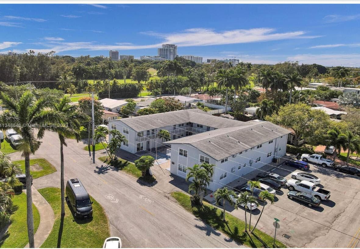 930 N 14th Court, Hollywood, FL photo 2