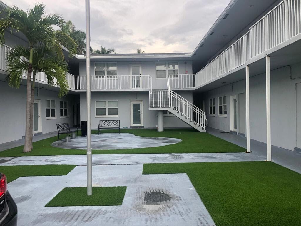 930 N 14th Court, Hollywood, FL 33020 photo 3