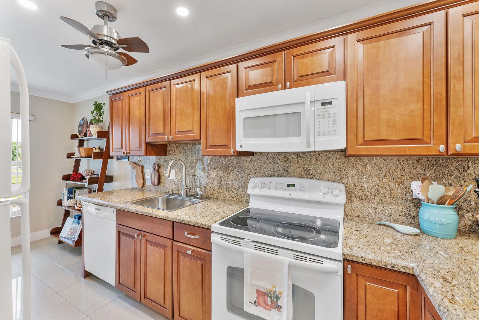 1041 Orange Terrace #104, Delray Beach, FL 33445 photo 5