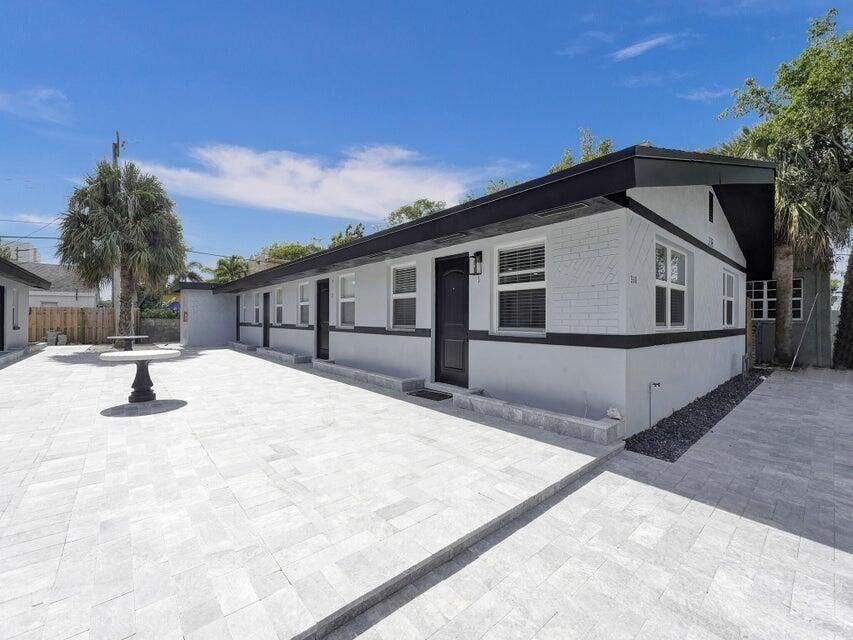 332 Walton Boulevard, West Palm Beach, FL 33405 photo 2