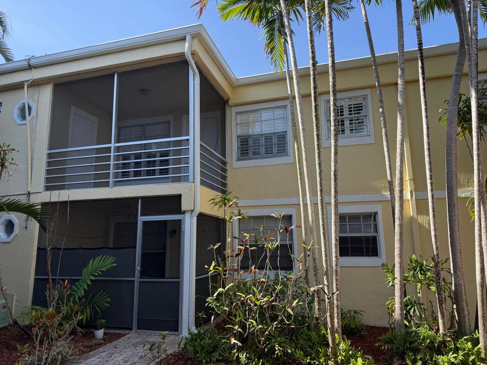 320 SE 10TH Avenue #C, Pompano Beach, FL 33060 photo 2