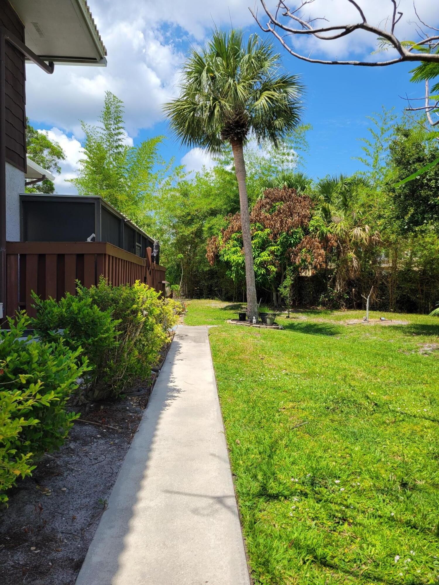 903 SE Camelot Gardens Boulevard SE, Port St Lucie, FL 34952 photo 2