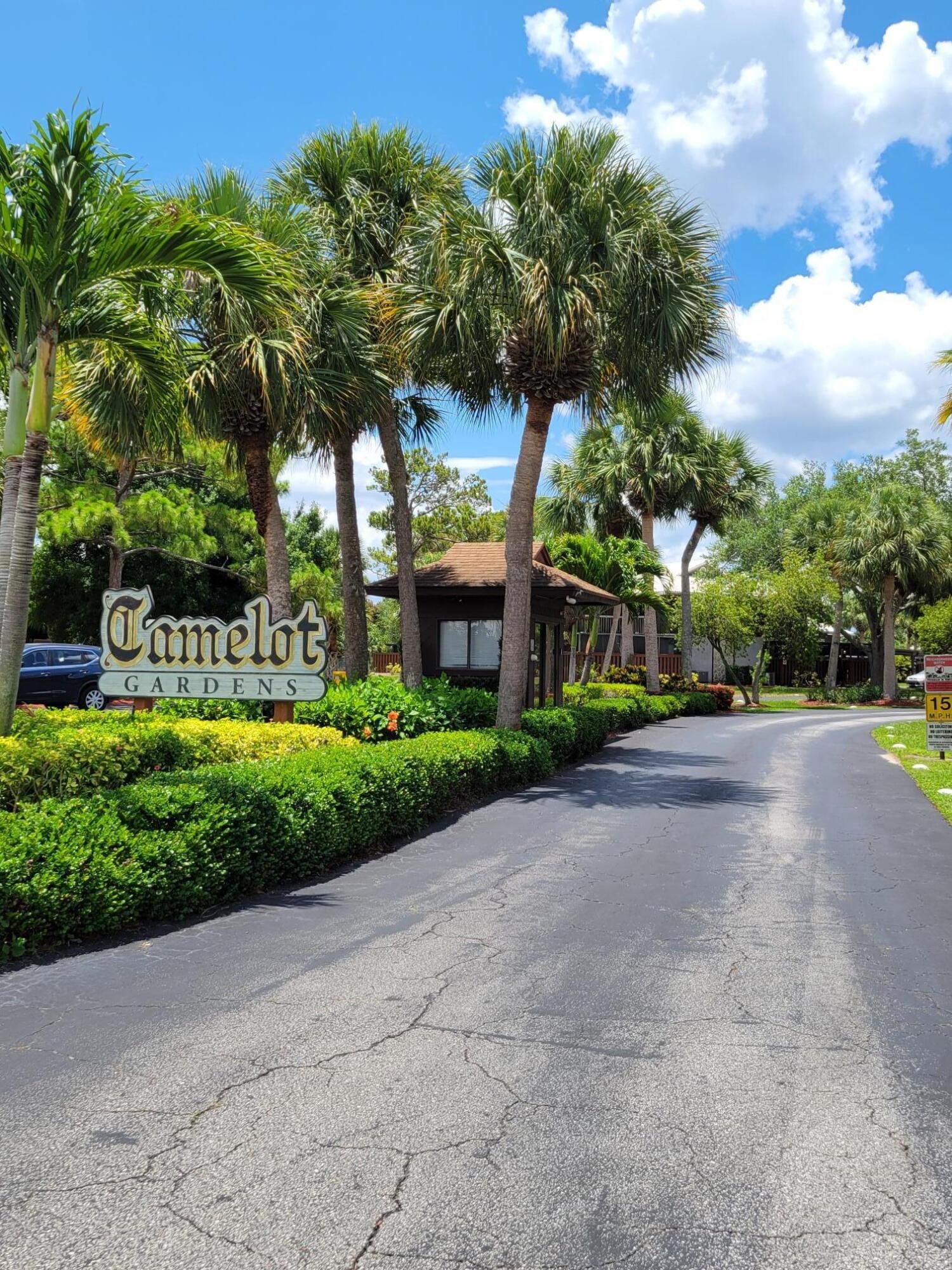 903 SE Camelot Gardens Boulevard SE, Port St Lucie, FL 34952 photo 4