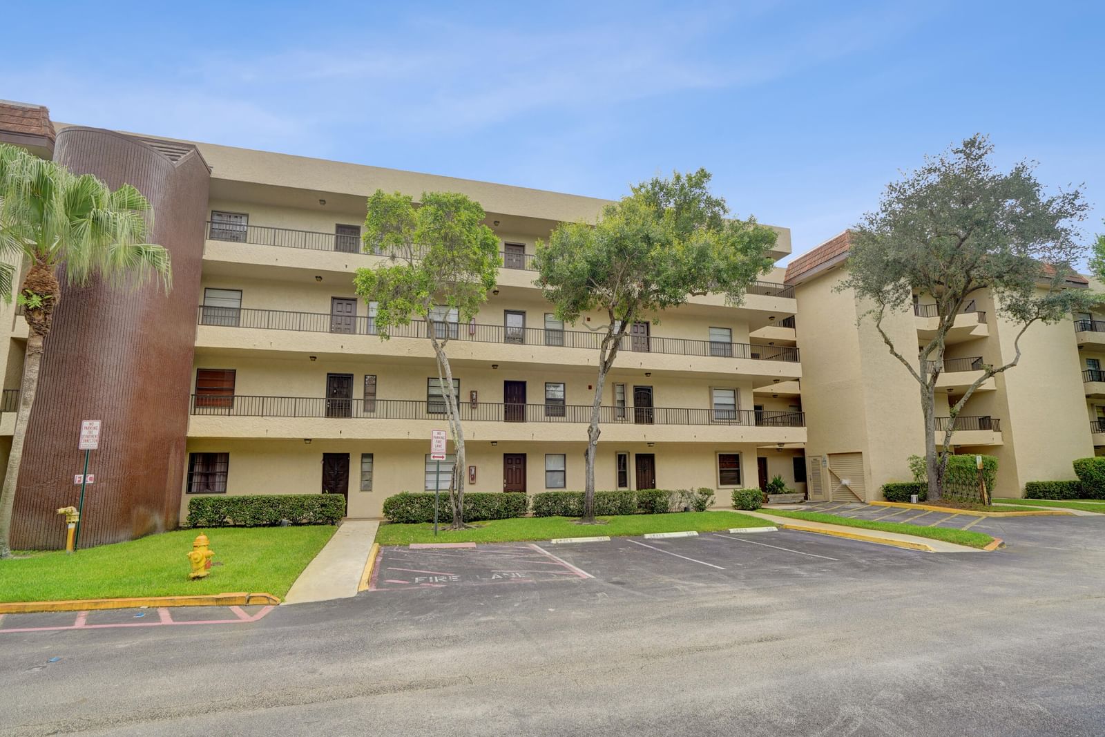 10451 W Broward Boulevard #205, Plantation, FL 33324 photo 2