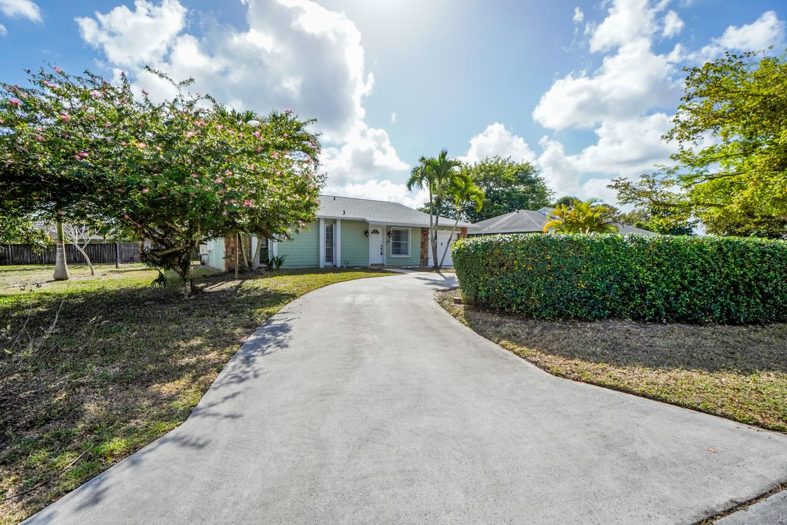 120 Swan Parkway W, Royal Palm Beach, FL 33411 photo 2
