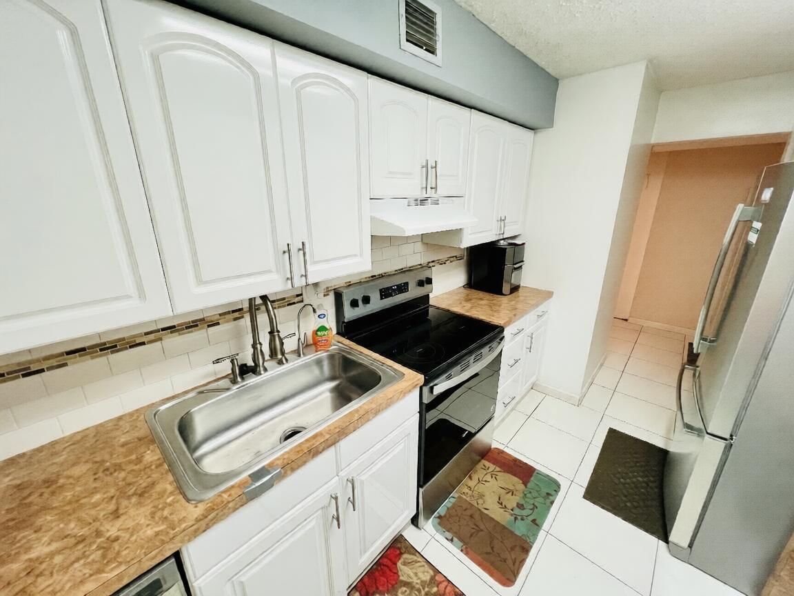 3821 Environ Boulevard #203, Lauderhill, FL 33319 photo 2
