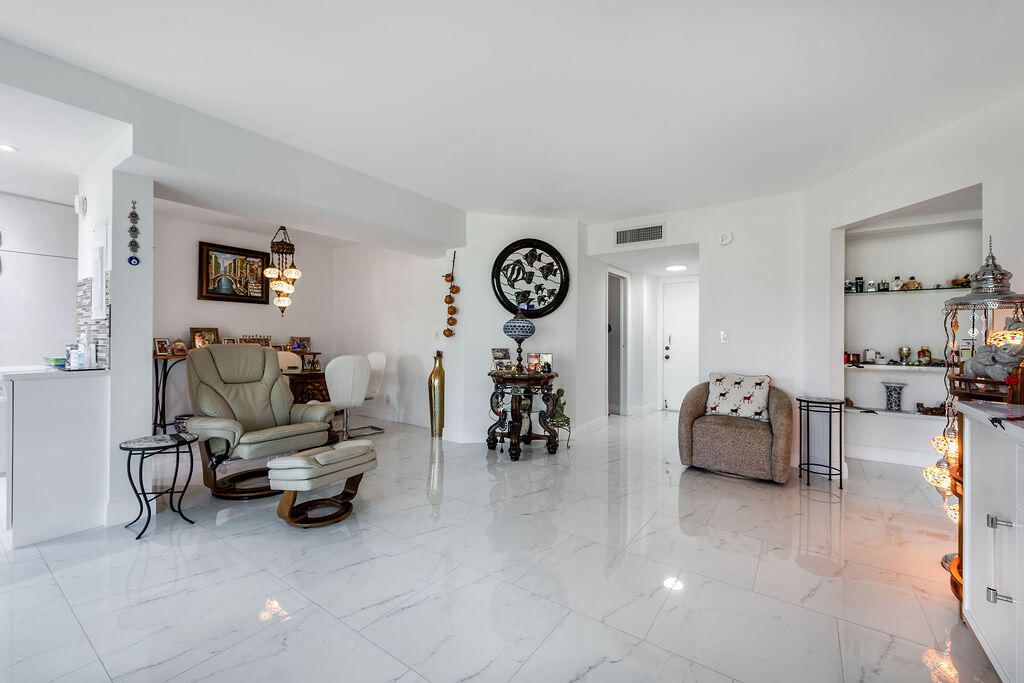 3661 Via Poinciana, Greenacres, FL 33467 photo 5