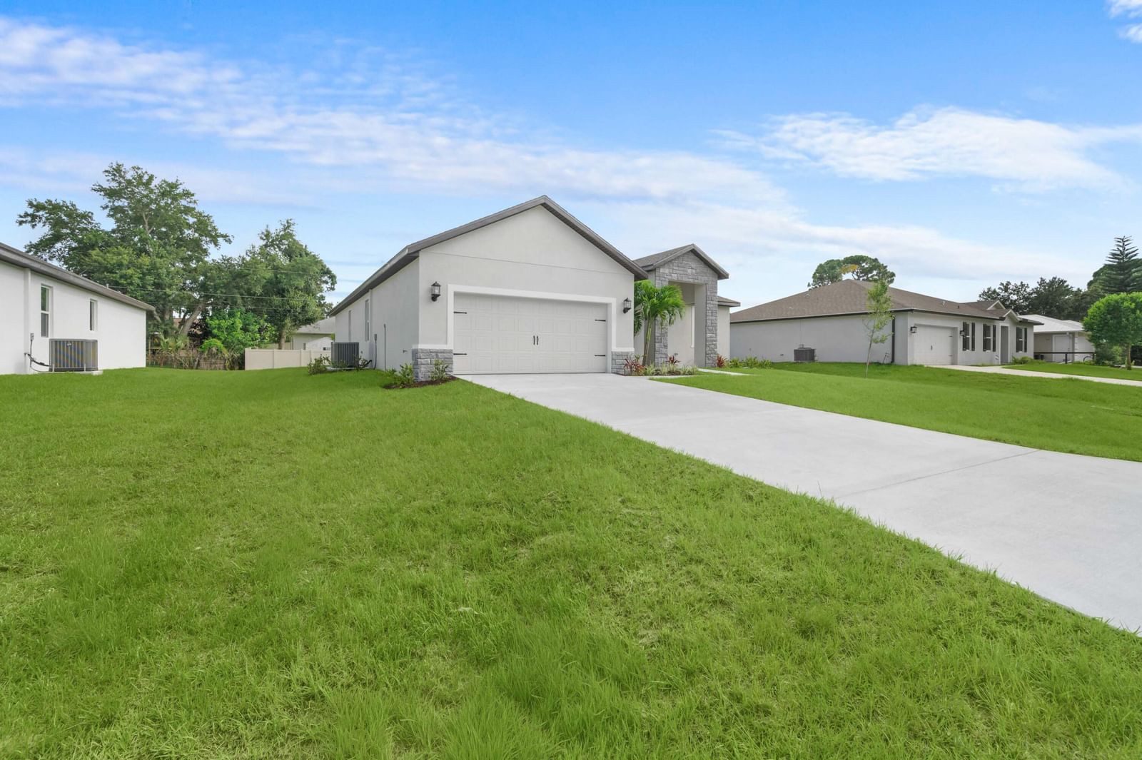 1079 SW Placetas Avenue, Port St Lucie, FL 34953 photo 2