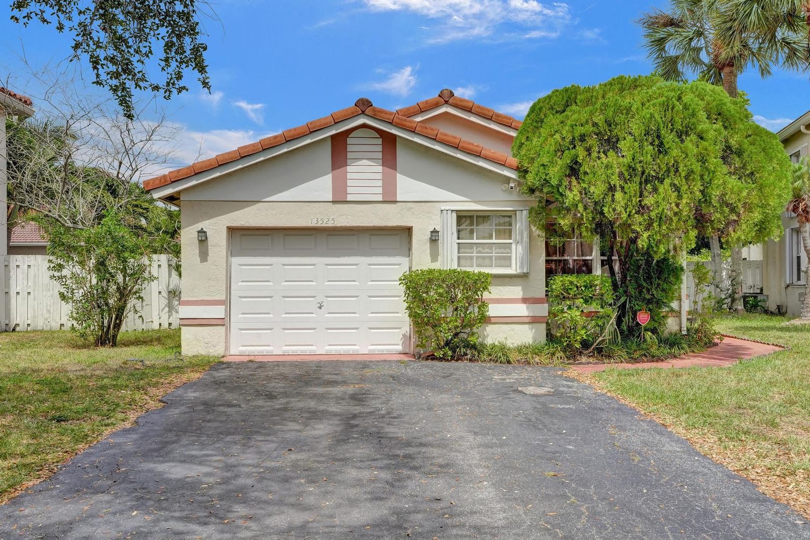 13525 NW 5th Court, Plantation, FL 33325 photo 2
