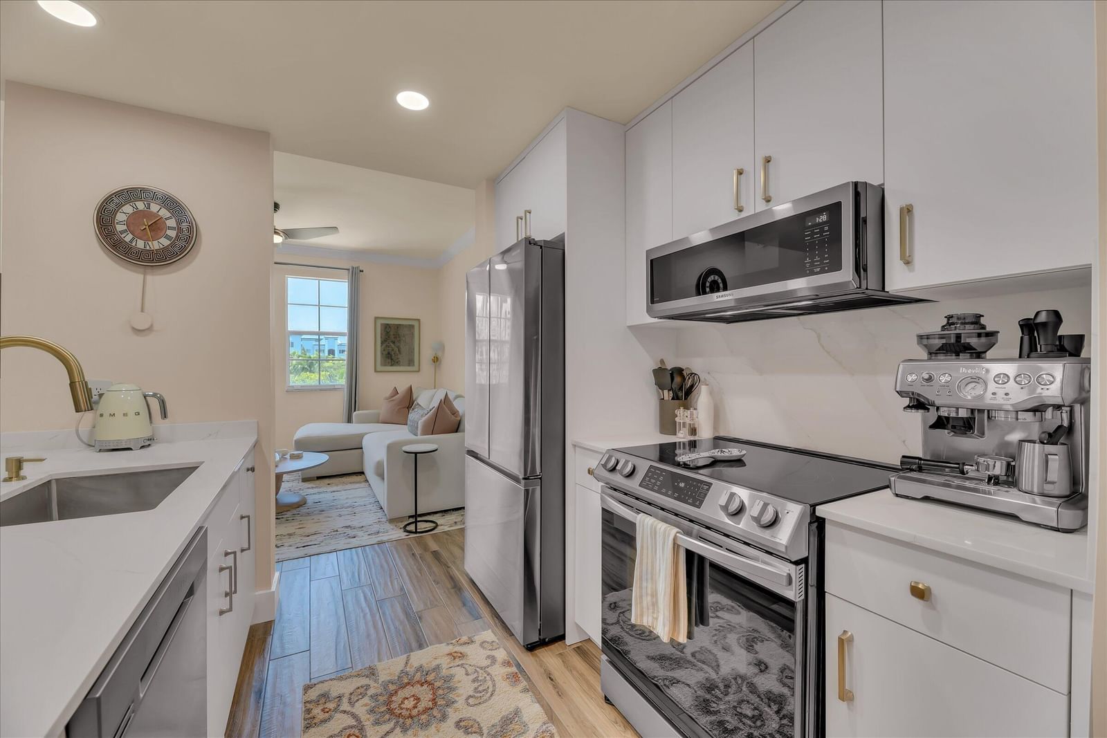 533 NE 3rd Avenue #512, Fort Lauderdale, FL 33301 photo 2