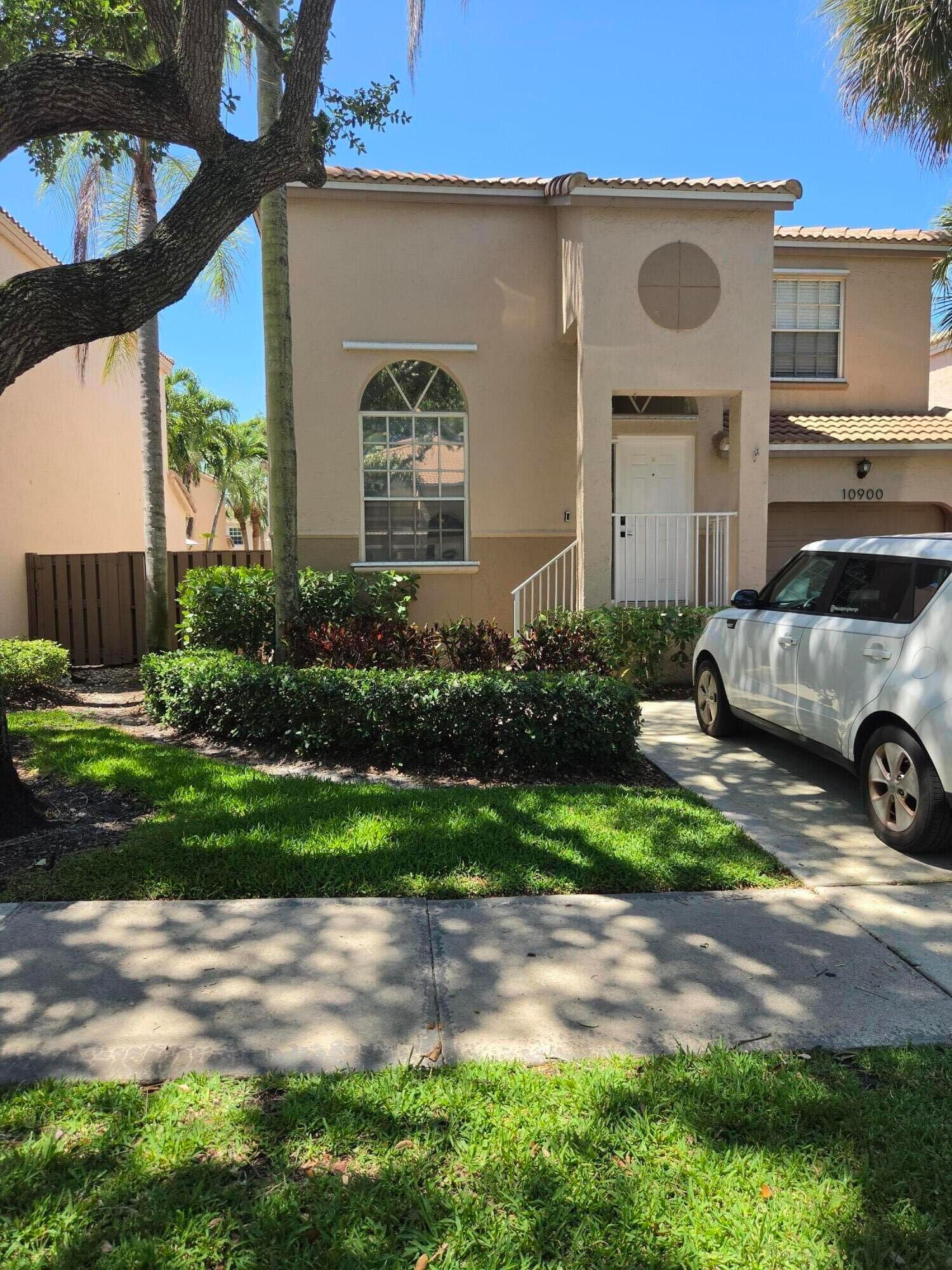 10900 NW 12th Drive, Plantation, FL 33322 photo 2