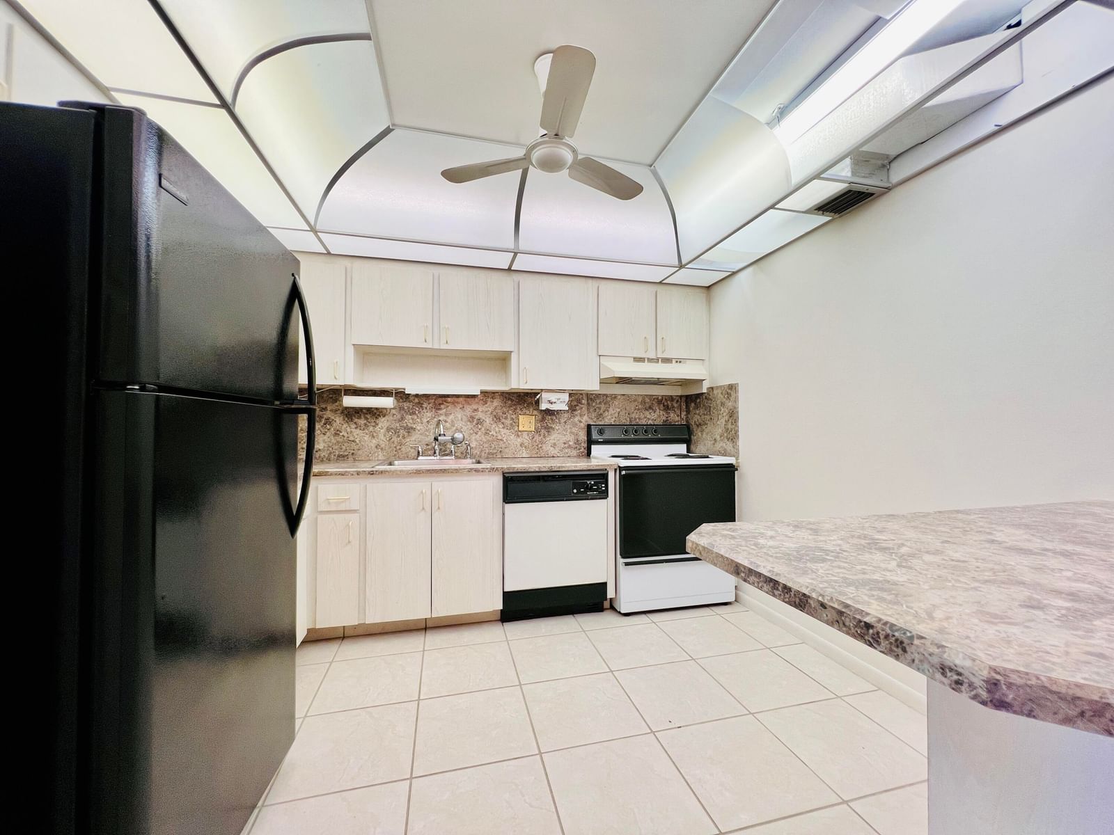 107 Wellington D, West Palm Beach, FL 33417 photo 5