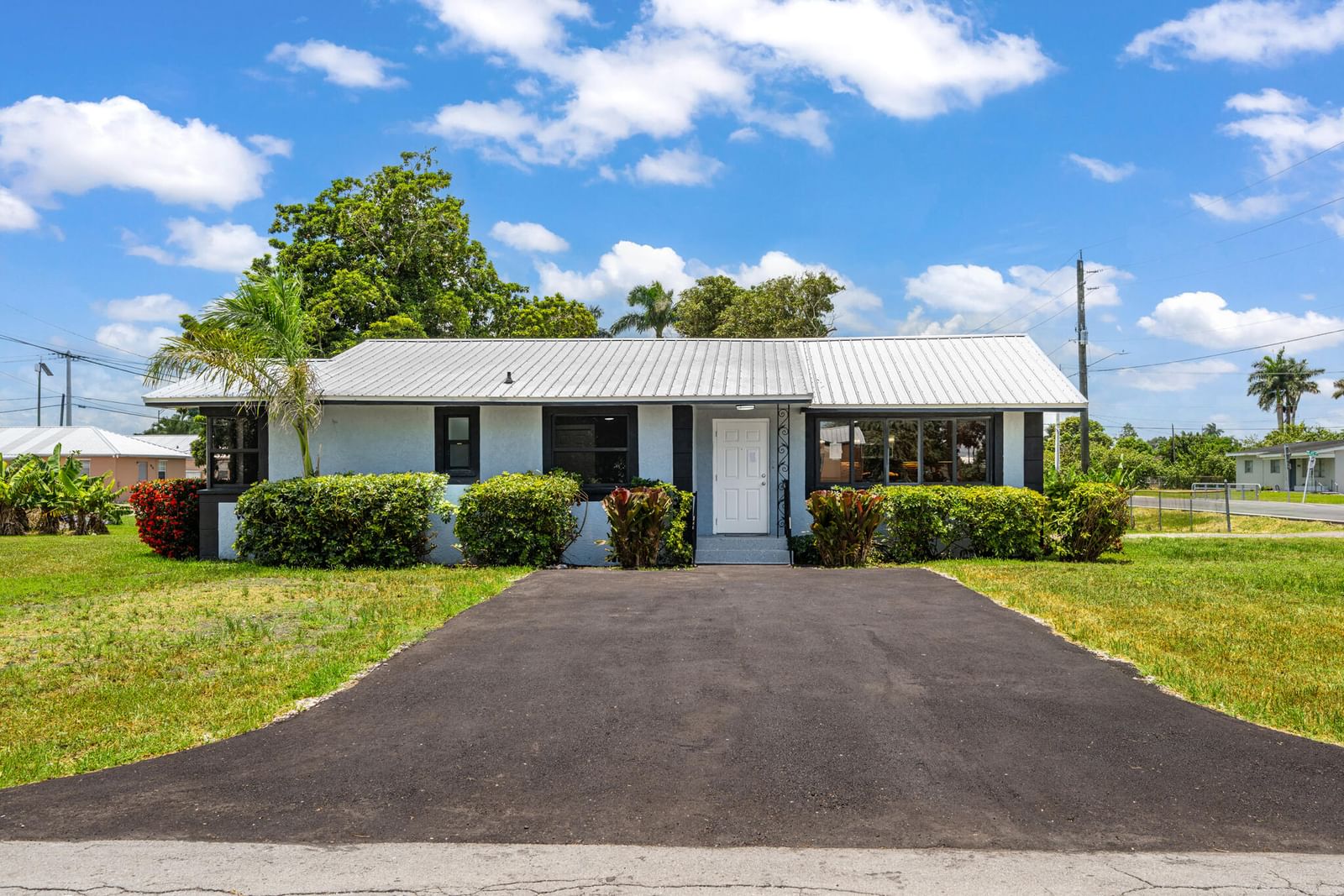 24 NW Avenue I, Belle Glade, FL 33430 photo 2