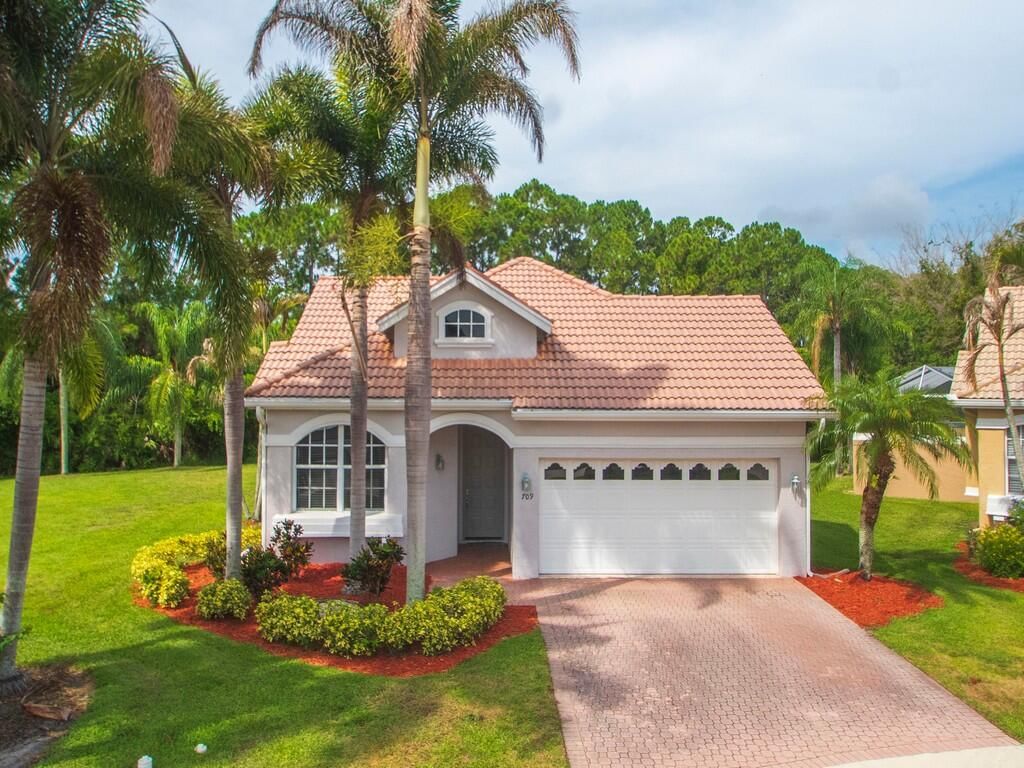 709 SW Andros Cove, Port St Lucie, FL 34986 photo 2