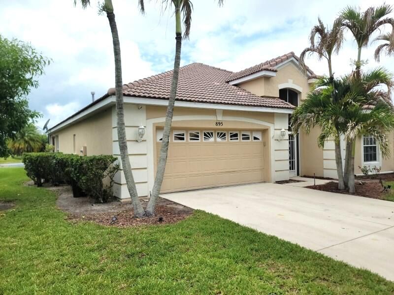 895 SW Lake Charles Circle, Port St Lucie, FL 34986 photo 4