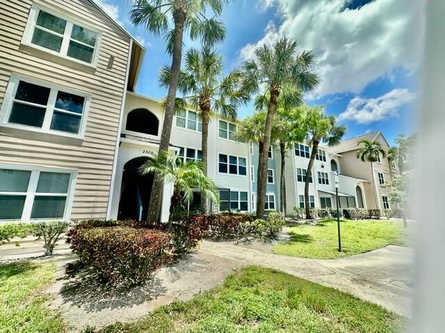 2305 N Congress Avenue #11, Boynton Beach, FL 33426 photo 2