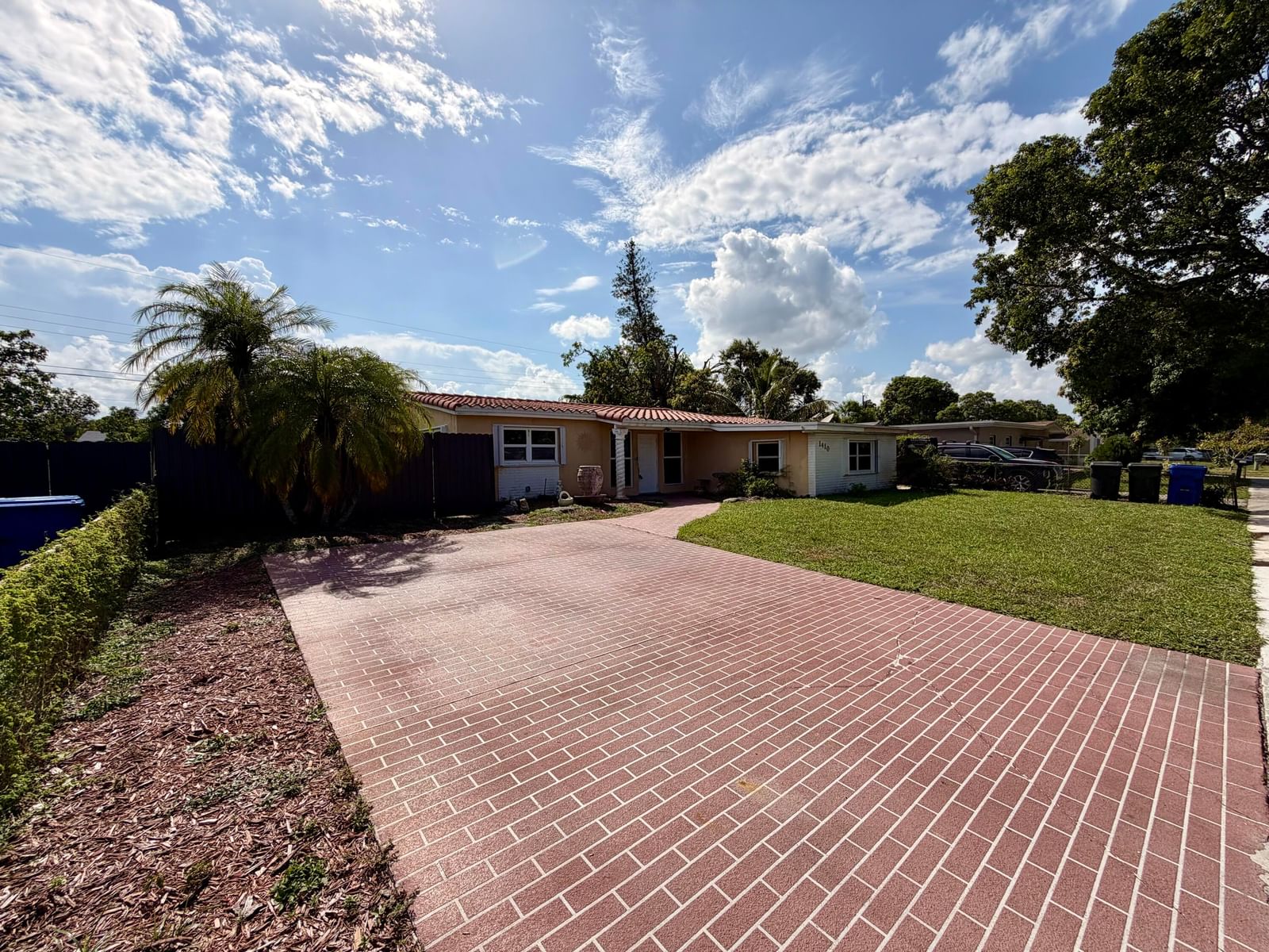 1410 N 67th Terrace, Hollywood, FL 33024 photo 2