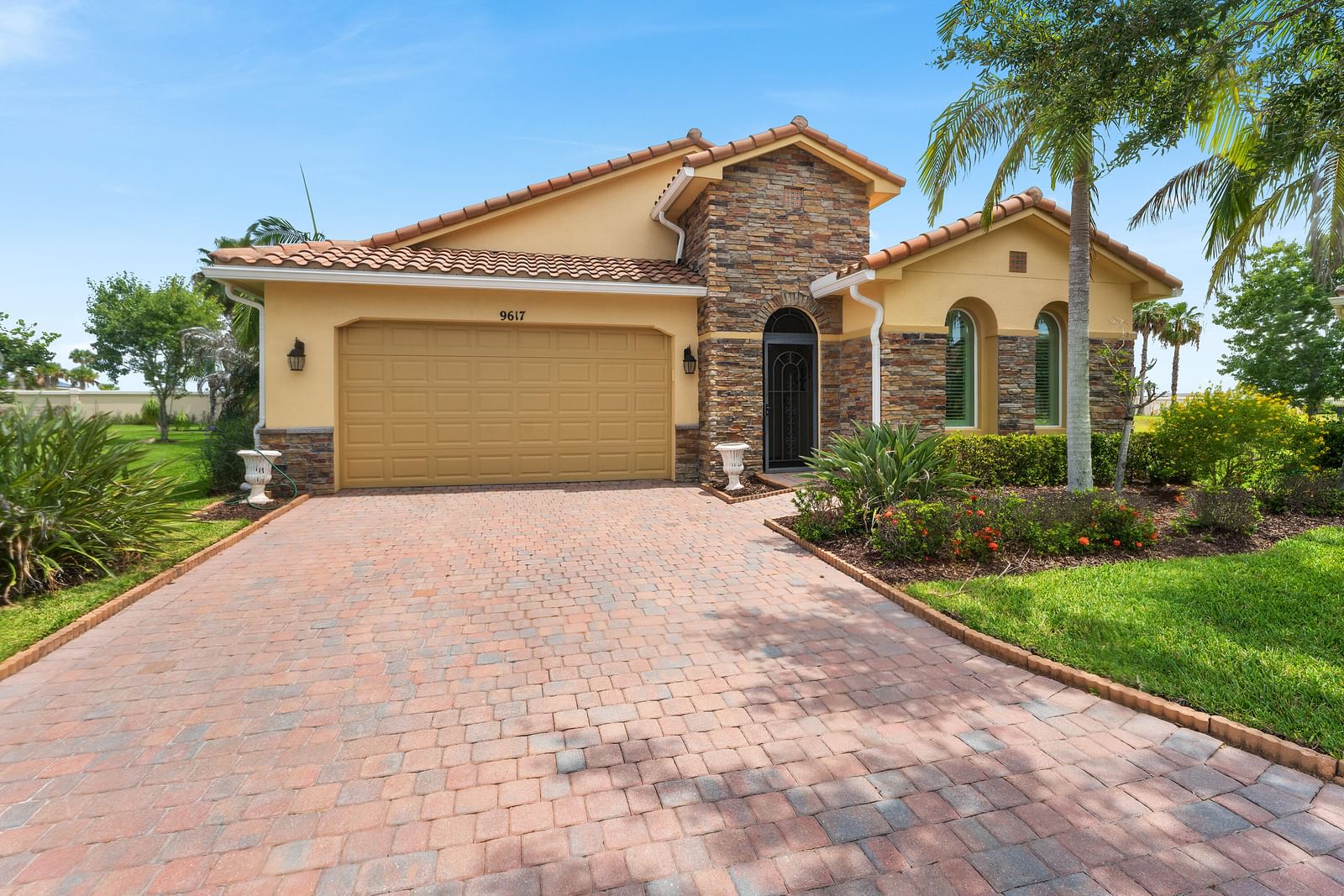 9617 SW Gum Tree Court, Port St Lucie, FL 34987 photo 2
