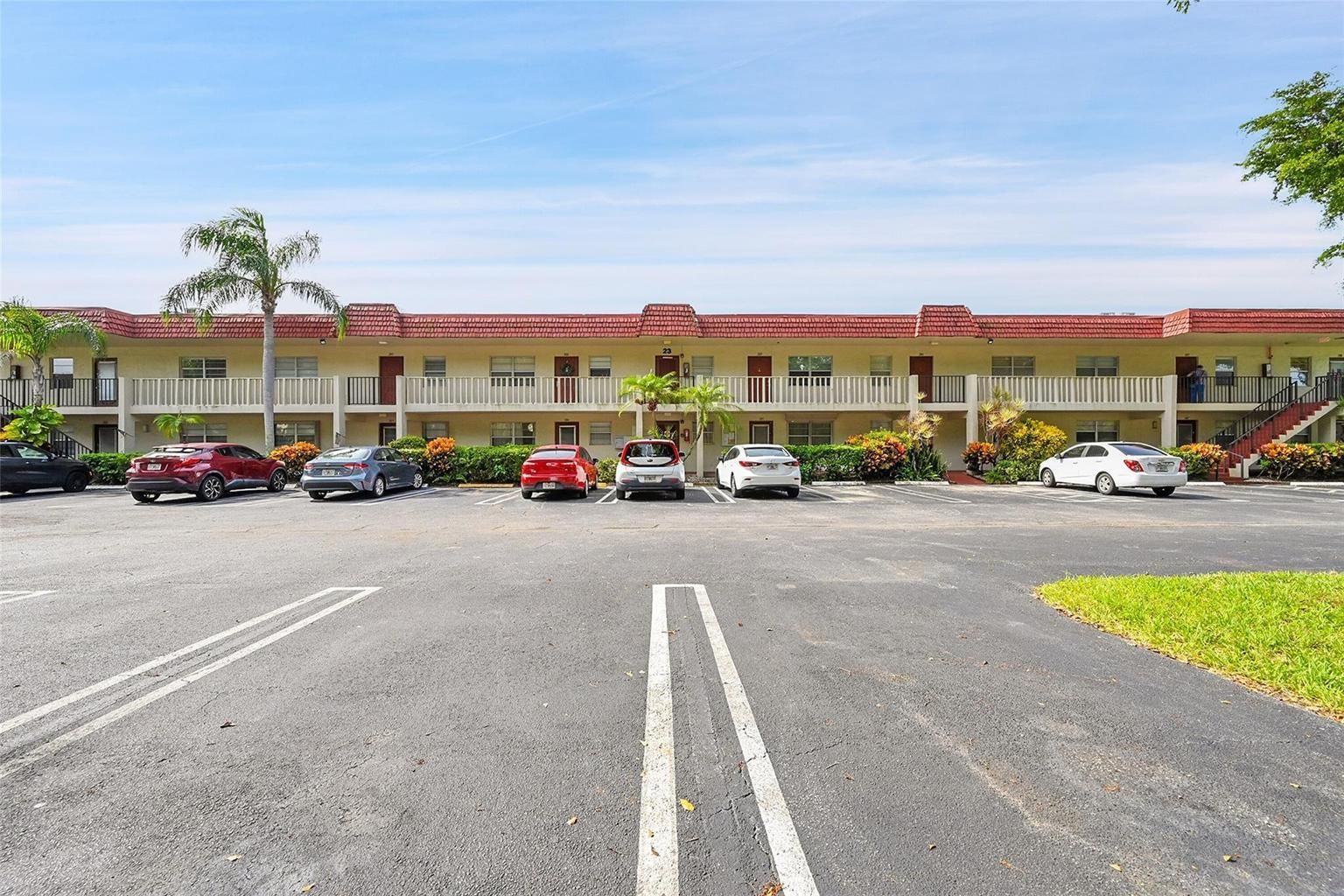 23 Abbey Lane #202, Delray Beach, FL 33446 photo 2