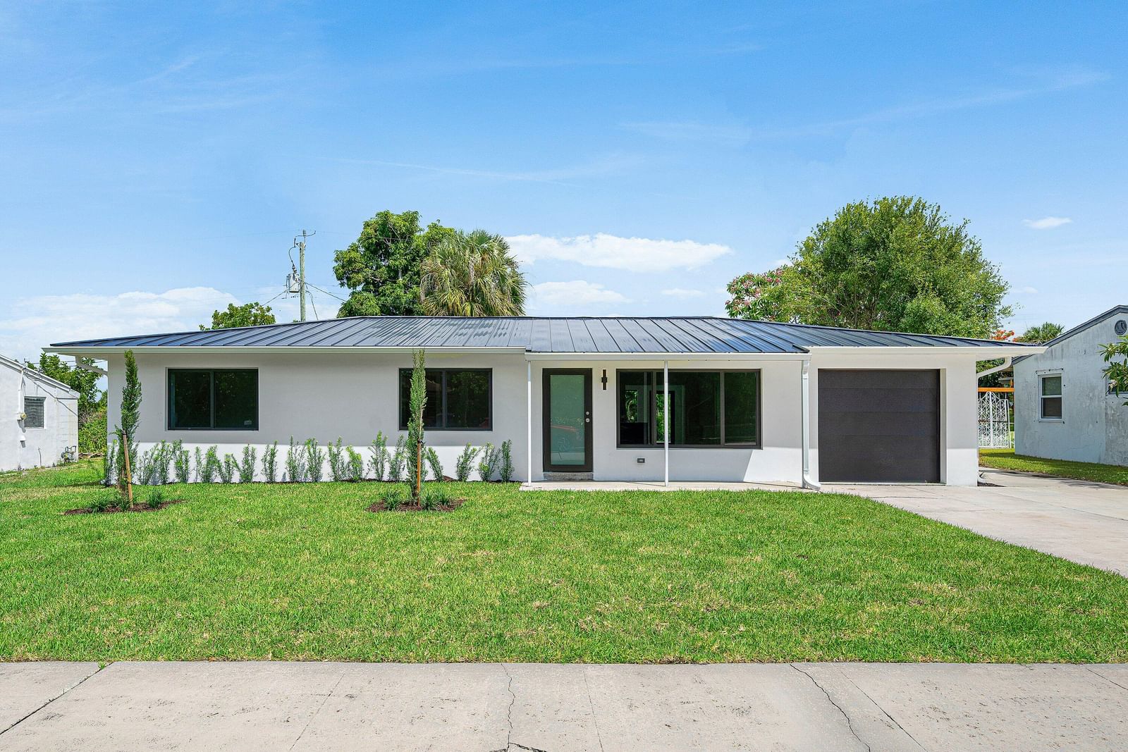 707 Sunset Drive, Lake Worth Beach, FL 33461 photo 2