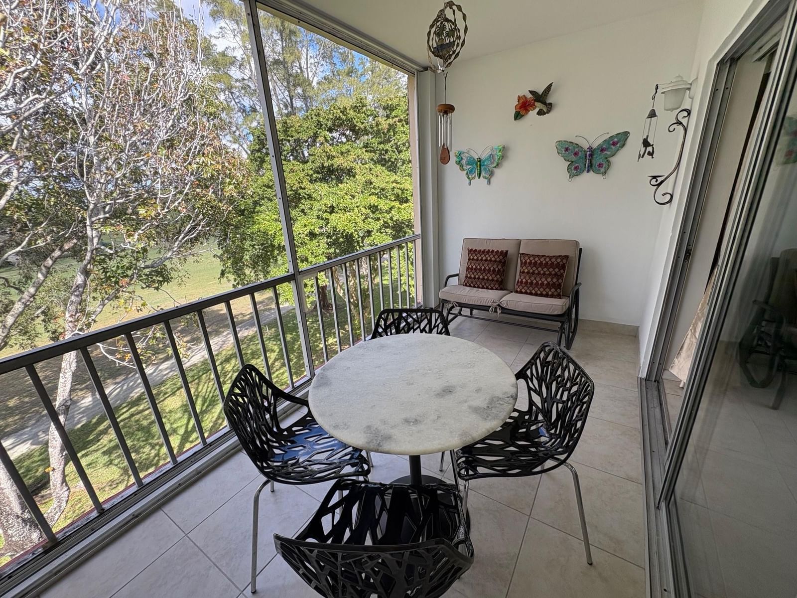 1055 Country Club Drive #404, Margate, FL 33063 photo 2