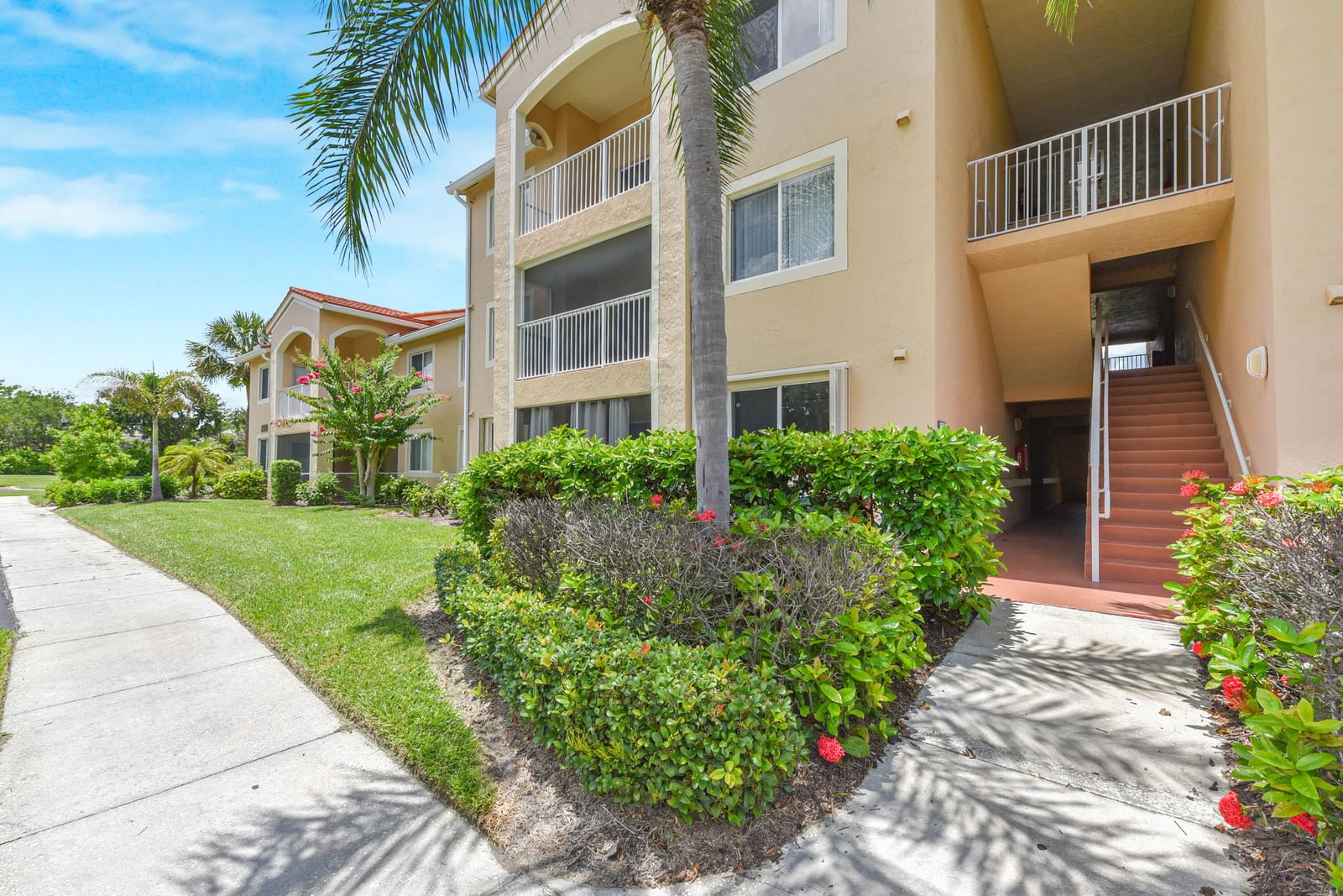 1590 S 42nd Circle #106, Vero Beach, FL 32967 photo 3