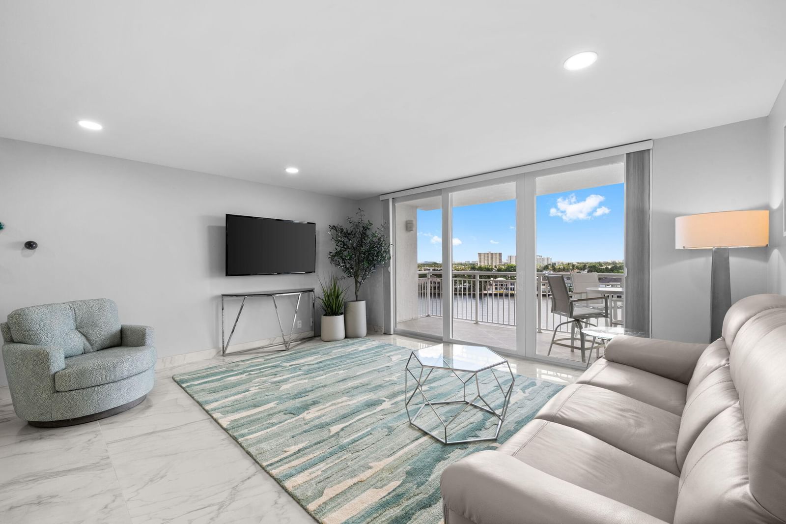 511 Bayshore Drive #910, Fort Lauderdale, FL 33304 photo 5