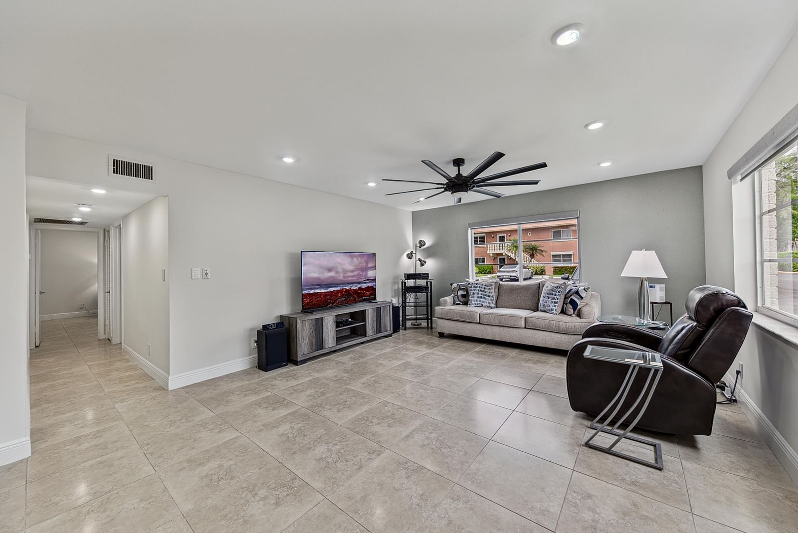 9 NE 19th Court #C112, Wilton Manors, FL 33305 photo 3