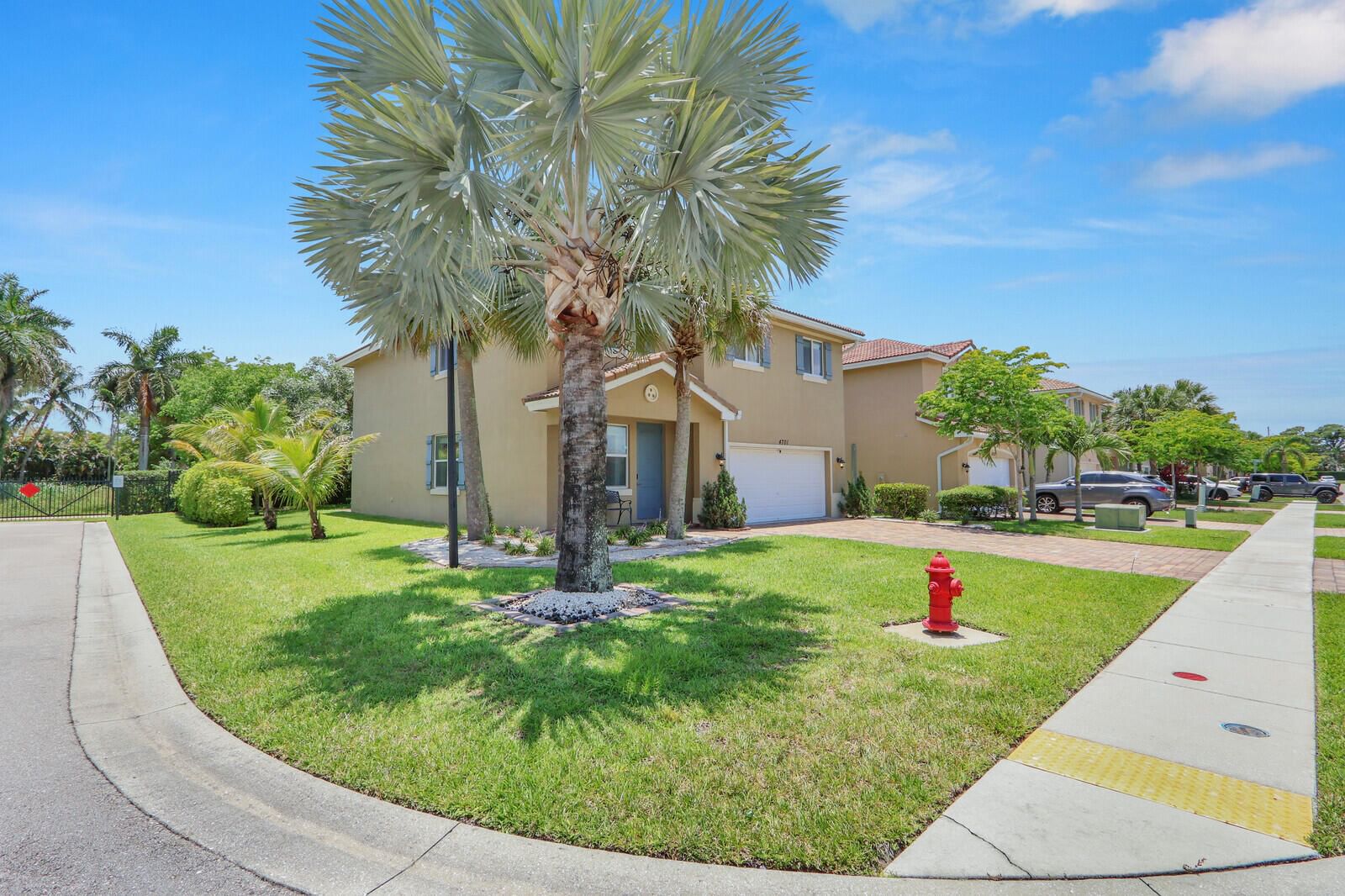 4701 Foxtail Palm Court, Greenacres, FL 33463 photo 3
