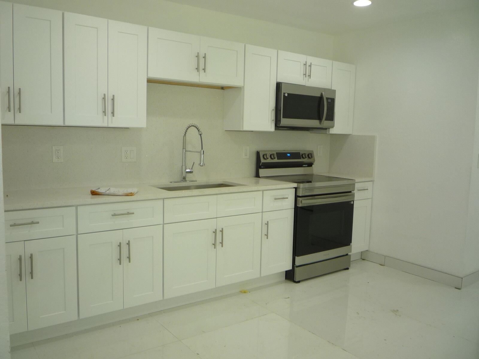 2162 NW 28th Street, Oakland Park, FL 33311 photo 5