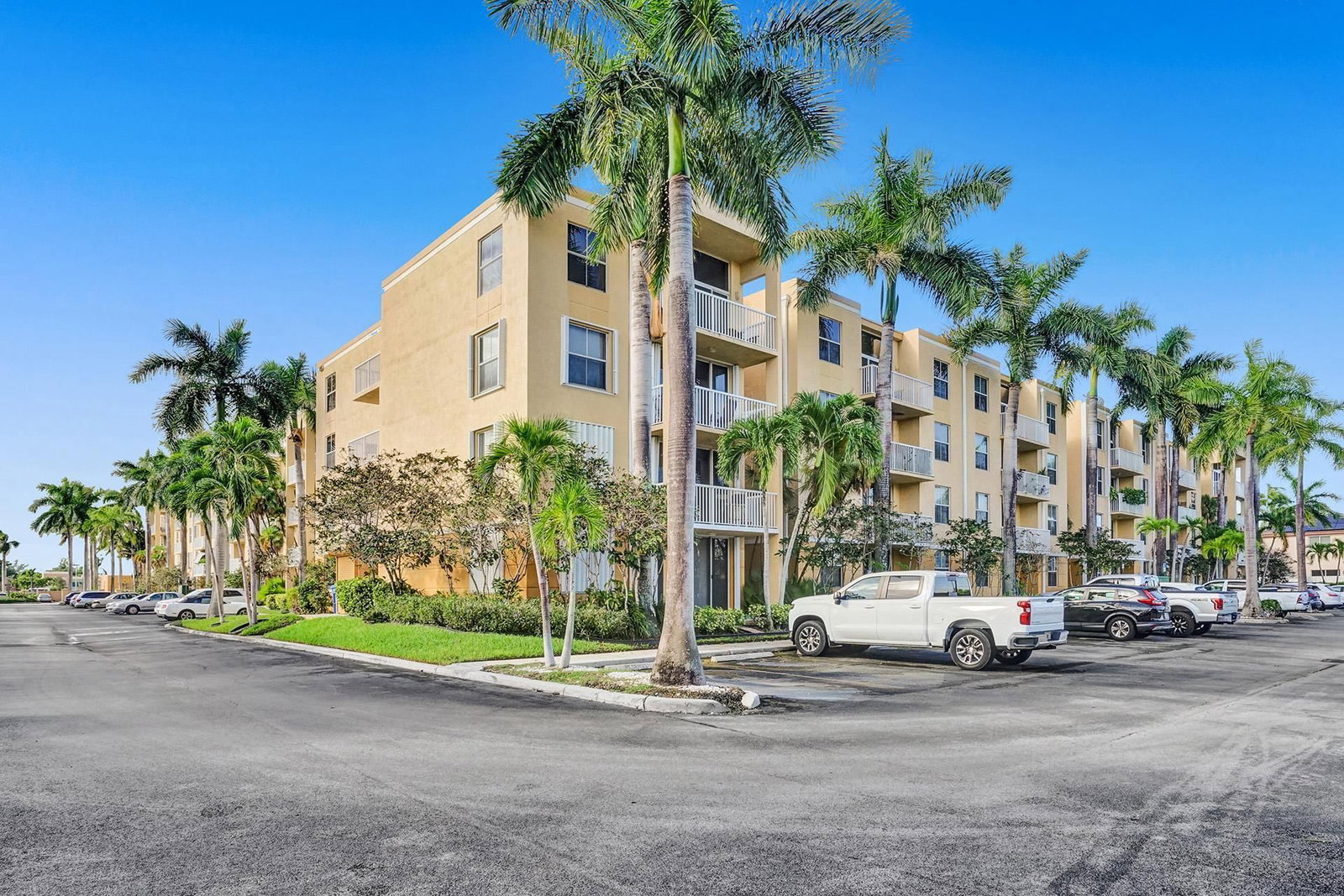 1350 SE 3rd Avenue #406, Dania Beach, FL 33004 photo 2